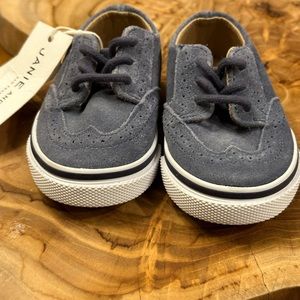 JANIE and JACK Wing Tip Sneake